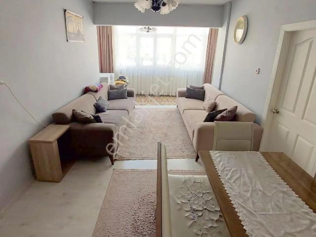 Mertcan'dan Yakacık Çarşı Mh Meydanda Geniş 2+1 Satılık Daire
