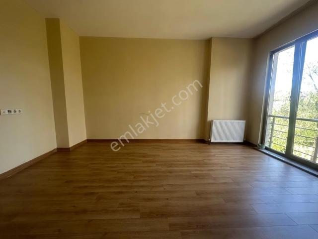 Mertcan'dan Yakacık Yeni Mah. Site İçinde 2+1 Kiralık Daire