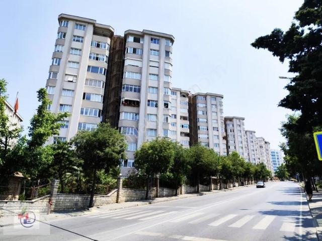 Mertcan'dan Yakakent Sitesinde 3+1 Kapalı Balkonlu Kiralık Daire