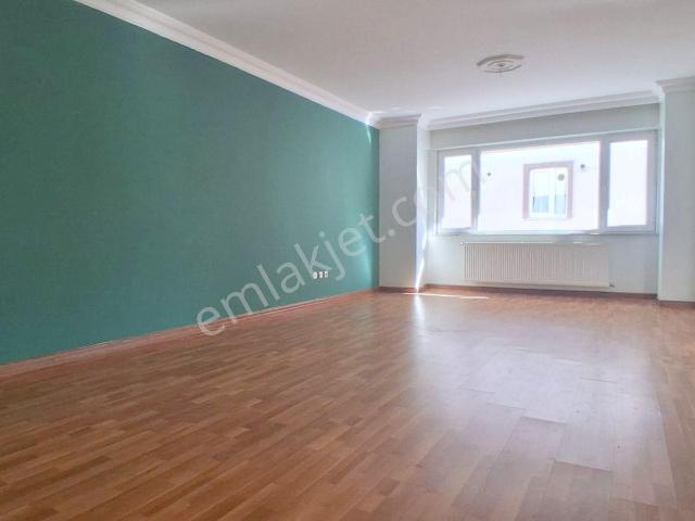 Mertcan'dan Yayalar Mahallesi Site İçi Ara Kat Geniş 4+1 Daire
