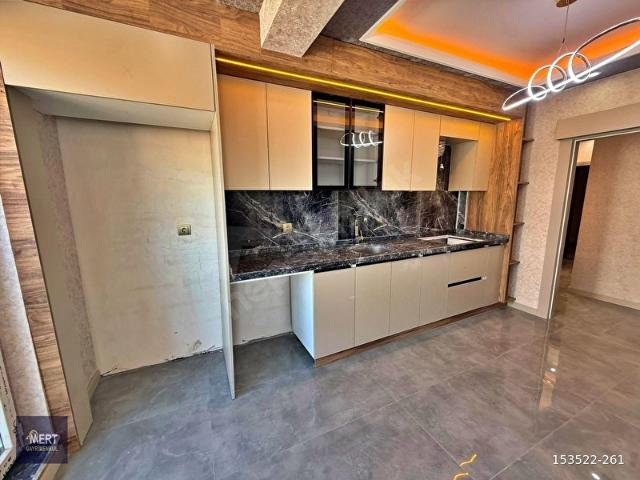 MERT'DEN MENDERESDE AYAŞ YOLUNA CEPHE %80 KRDİ İMKANLI 3+1 DAİRE