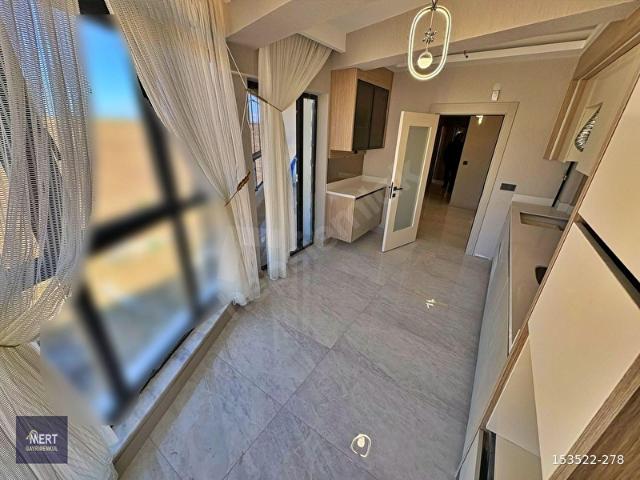 MERT'DEN MENDERES'DE BULVAR CEPHEDE İŞÇİLİK HARİKASI 3+1 DAİRE