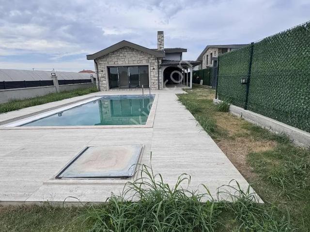 Mertege'den Kuşçularda Kiralık Villa
