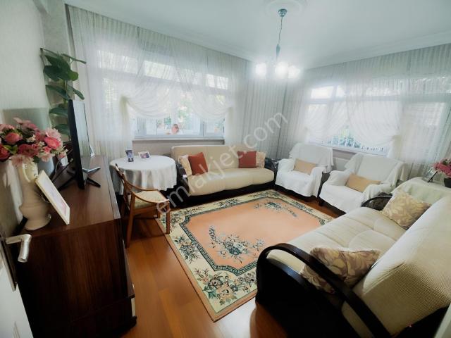 Merter Akpınar Sk Çok Temiz Bahçe Kullanımlı 2+1 Otoparklı Daire