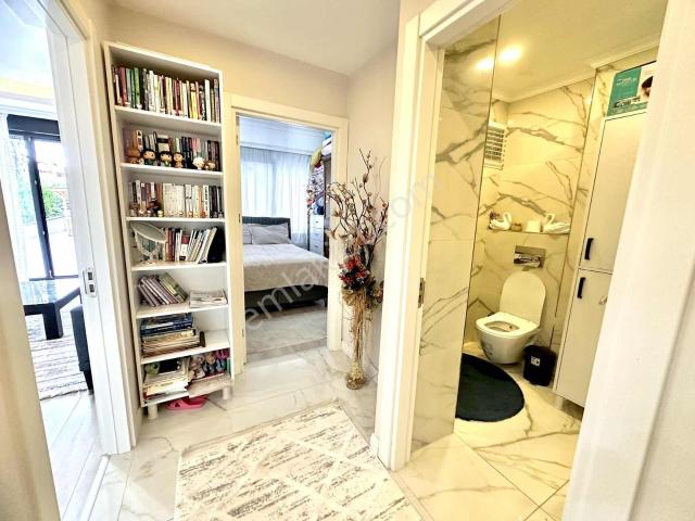 Merterde Asansörlü Kapalı Otopark 2+1satılık İskanlı Sıfır Daire