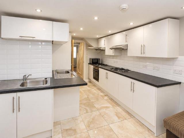 Merthyr Street, Cardiff CF24 8 bed house to rent £4,600 pcm £1,062 pw