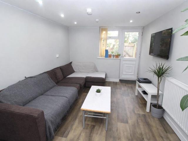 Merthyr Street, Cathays, Cardiff CF24, 6 bed shared accommodation to rent, £3,120 pcm | PrimeLocation