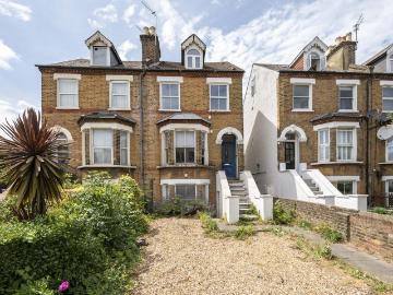 Merton Road, Wandsworth, London, SW18 2 bed flat to rent £3,250 pcm £750 pw