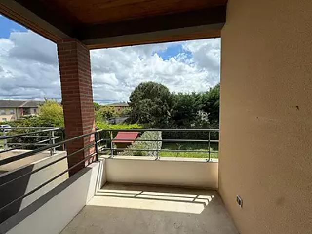 Merville 31330 Achat / Vente appartement 2 pièces t2 au dernier étage piscine