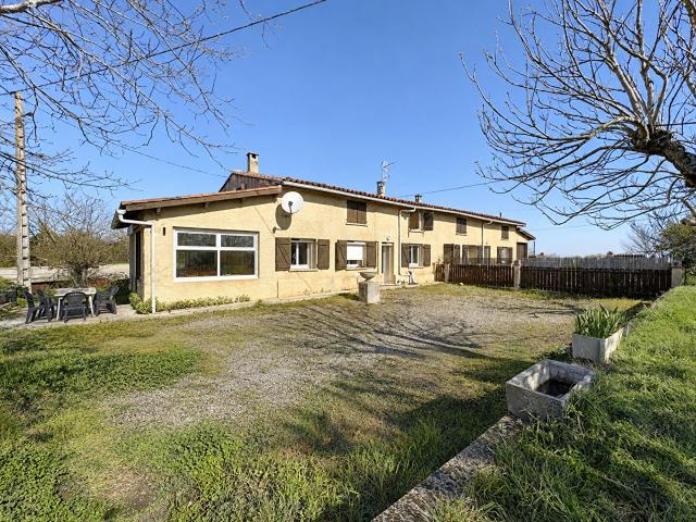 MERVILLE ENSEMBLE IMMOBILIER DE 198 M2 HABITABLES SUR UNE PARCELLE DE 2832 m2