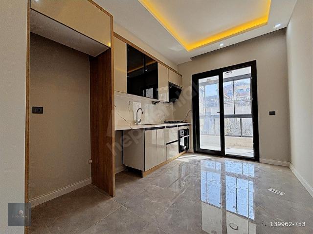 MERA EMLAKTAN KADIKÖY MH. ULTRALÜX Y.ISITMA 2+1 ARA KAT DAİRE