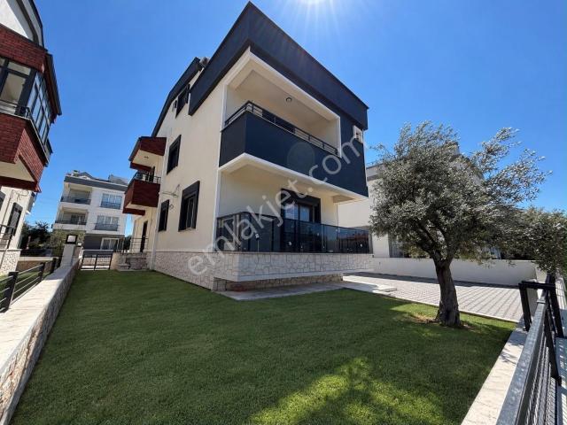 Mera Emlaktan Kazdağları Zeytinli Köyünde 3+1 210 M2 Sıfır Villa