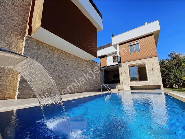 Mera Emlaktan Çıkrıkçıda Eşsiz Mimari 4+2 425m2 Ultra Lüks Villa