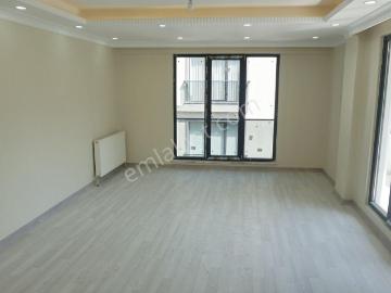 Meral R1754 Yeni 5 Yaş Kapalı Otopark Asansörlü Bina 2+1 Ara Kat