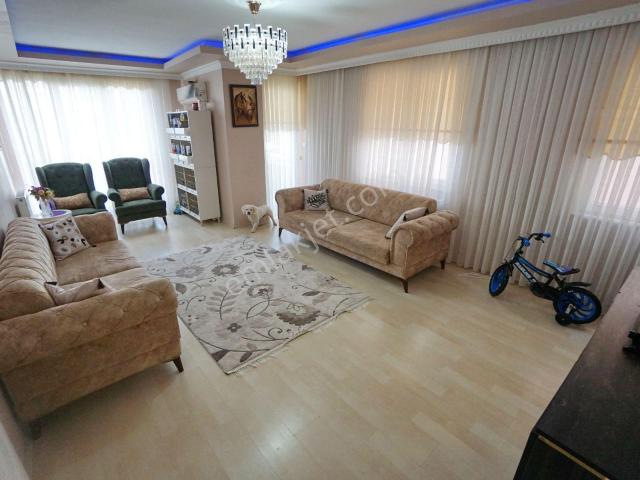 meral R6390 Yeni 10yaş Asansörlü Binada Ferah Geniş 2+1 Ara Kat