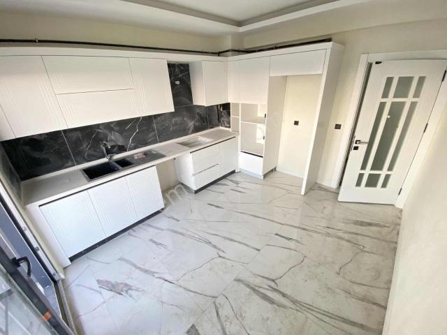 Meram Uluğbeyde Prestijli Yaşamın Yeni Adresi 3+1 Son Kat Ve Ara