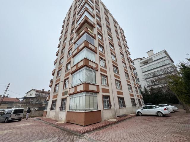 Meram Ahmet Özcan Cd. Yakın Site İçerisinde 3+1 Satılık Daire