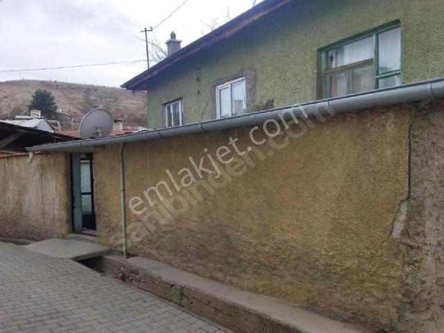 Meram Derede Satılık Müstakil Ev 621 M² Arsa Ve Müştemilatı