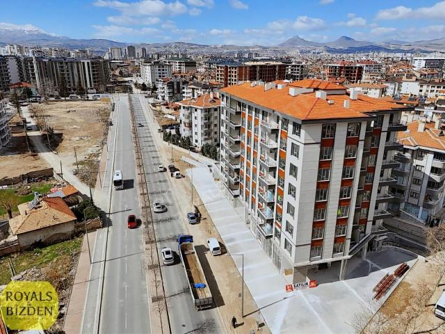 Meram İsmail Ketenci Cadde Cepheli 3+1 Geniş Prestijli Bir Daire