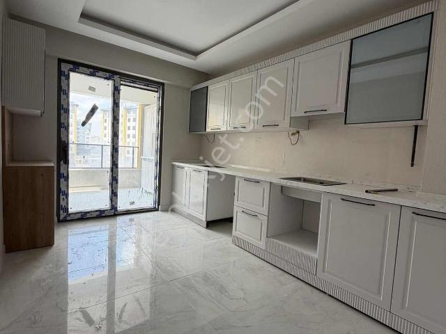 Meram Larmına Gardenda 2+1 Ara Kat Lüks Kiralık Daire