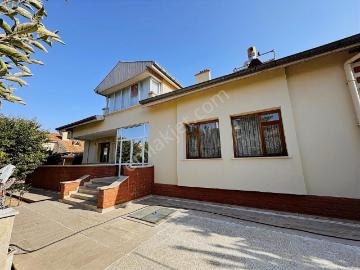 Meramın Gözdesi Lalebahçede Ultra Geniş Satılık Villa