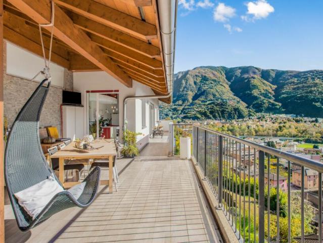 MERAVIGLIOSA VILLA 6.5 LOCALI CON VISTA APERTA A BELLINZONA