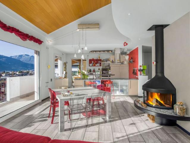 MERAVIGLIOSA VILLA 6.5 LOCALI CON VISTA APERTA A BELLINZONA