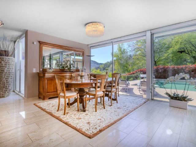 MERAVIGLIOSA VILLA NEL VERDE CON PISCINA VISTA LAGO A CARONA