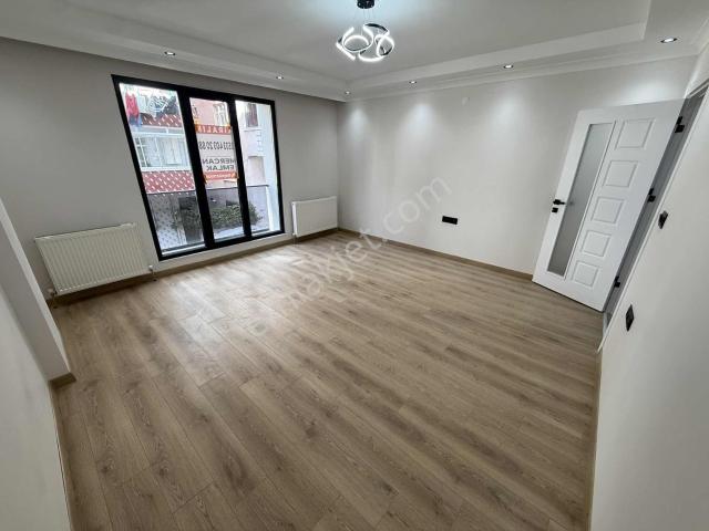Mercan Emlak'tan Sıfır Kiralık Asansörlü Balkonlu Ara Kat