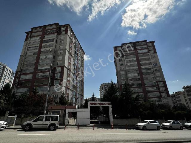 Mercanlardan Aşağı Yahyalar'da Site İçerisinde 3+1 Kiralık Daire