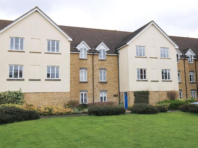 Mercer Close, Larkfield, Aylesford ME20, 2 bed flat to rent, £1,200 pcm | PrimeLocation