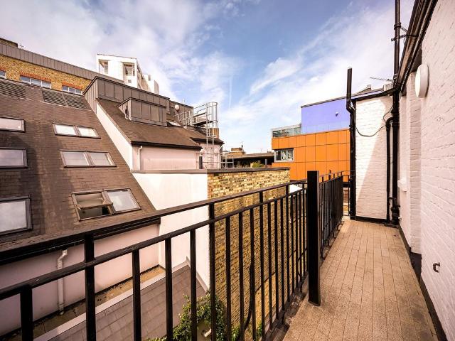 Mercer Street, Covent Garden, WC2H 2 bed apartment to rent £4,073 pcm £940 pw