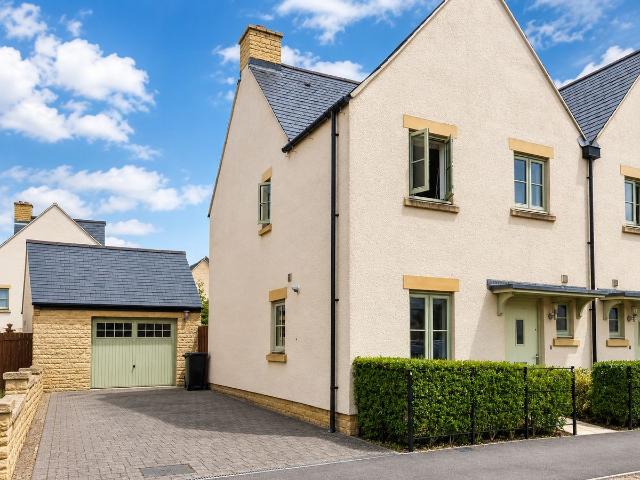 Mercer Way, Tetbury, Gloucestershire GL8, 3 bed semi detached house to rent, £1,650 pcm | PrimeLocation