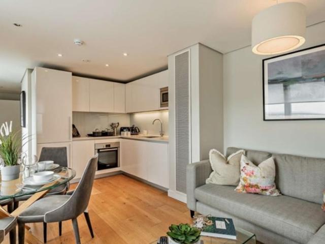 Merchant Square, London W2 3 bed apartment to rent £7,063 pcm £1,630 pw