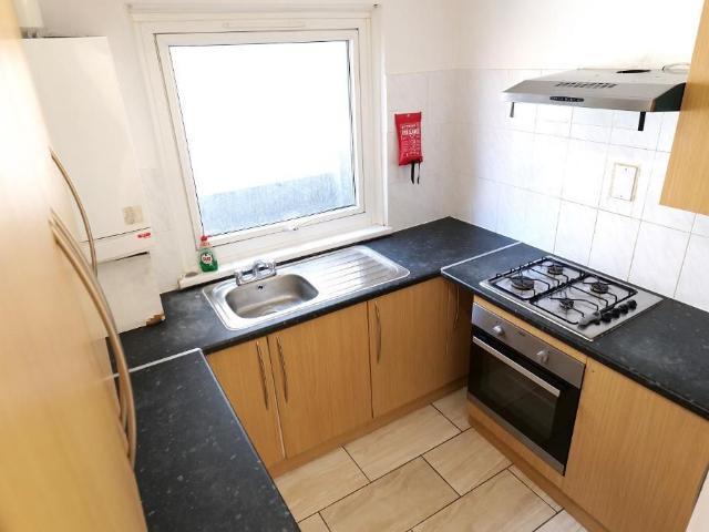 Merchant Street, London E3, 4 bed maisonette to rent, £3,250 pcm | PrimeLocation