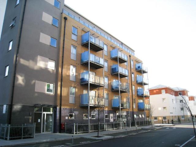 Merchant Street, London 1 bed apartment to rent £1,750 pcm £404 pw
