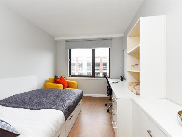 Merchant Studios, Glasgow G4 Studio to rent £1,044 pcm £241 pw