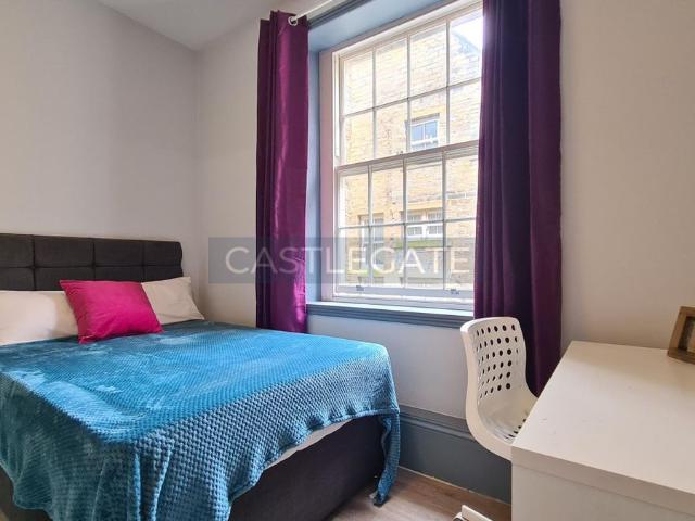 Merchants Hall, St George Square, Huddersfield HD1, 4 bed shared accommodation to rent, £450 pcm | PrimeLocation