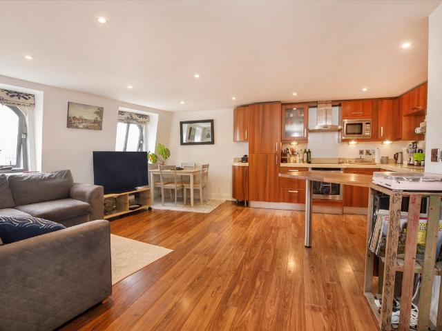 Merchants Place, York YO1, 2 bed flat to rent, £1,400 pcm | PrimeLocation