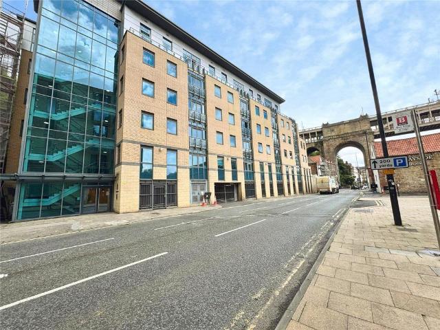 Merchants Quay, 46 54 Close. 2 bed apartment to rent £1,100 pcm £254 pw