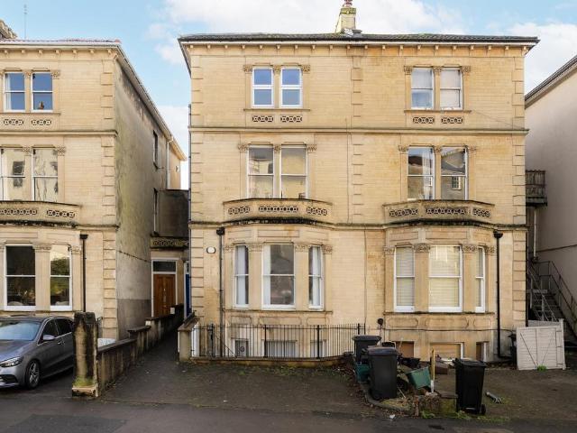 Merchants Road, Clifton, BS8 1 bed flat to rent £1,325 pcm £306 pw