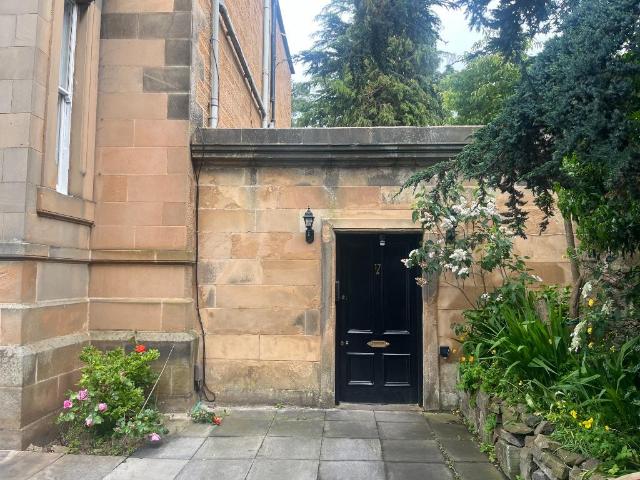 Merchiston Avenue, Merchiston. 5 bed flat to rent £3,750 pcm £865 pw