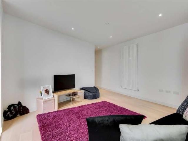 Mercier Court, Royal Wharf, E16