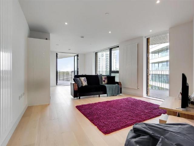 Mercier Court, Royal Wharf, E16 2 bed apartment to rent £2,500 pcm £577 pw