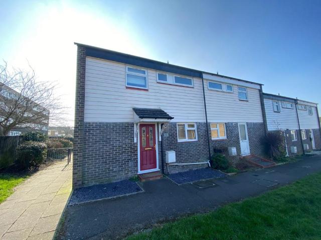 Mercury Close Southampton. 2 bed end of terrace house to rent £1,295 pcm £299 pw
