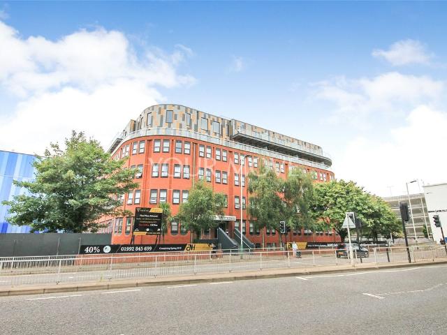 Mercury Gardens, Romford RM1, 2 bed flat to rent, £1,575 pcm | PrimeLocation