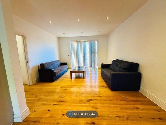 Mercury House, Feltham TW13, 2 bed flat to rent, £1,800 pcm | PrimeLocation