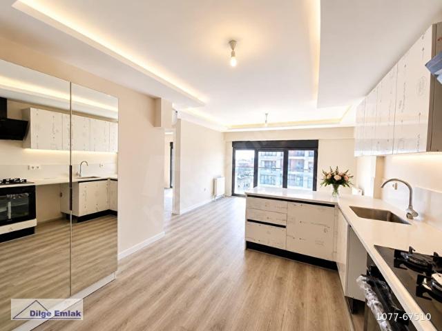 Merdivenköy'de Minibüs Caddesine Yakın Güvenlikli Prestijli Sıfır Binada 1+1