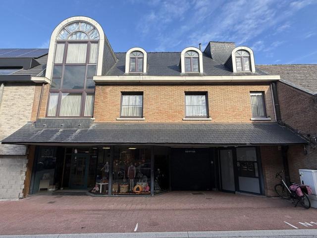 MERE Ruim duplexappartement in de dorpskern