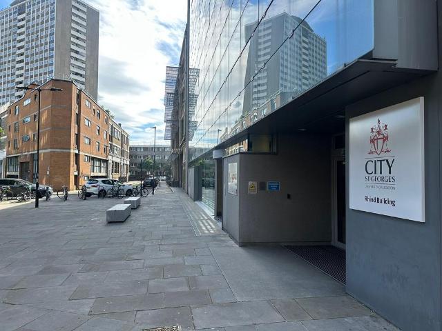 Meredith Street, London EC1R Studio to rent £1,800 pcm £415 pw